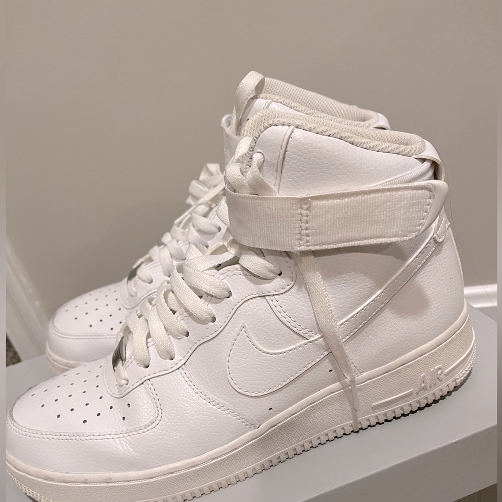 NIKE AF1 Highs ‘07 size M 9.5/W 11